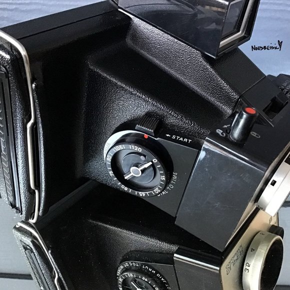 Vintage 70s Polaroid Land Camera - Picture 4 of 9